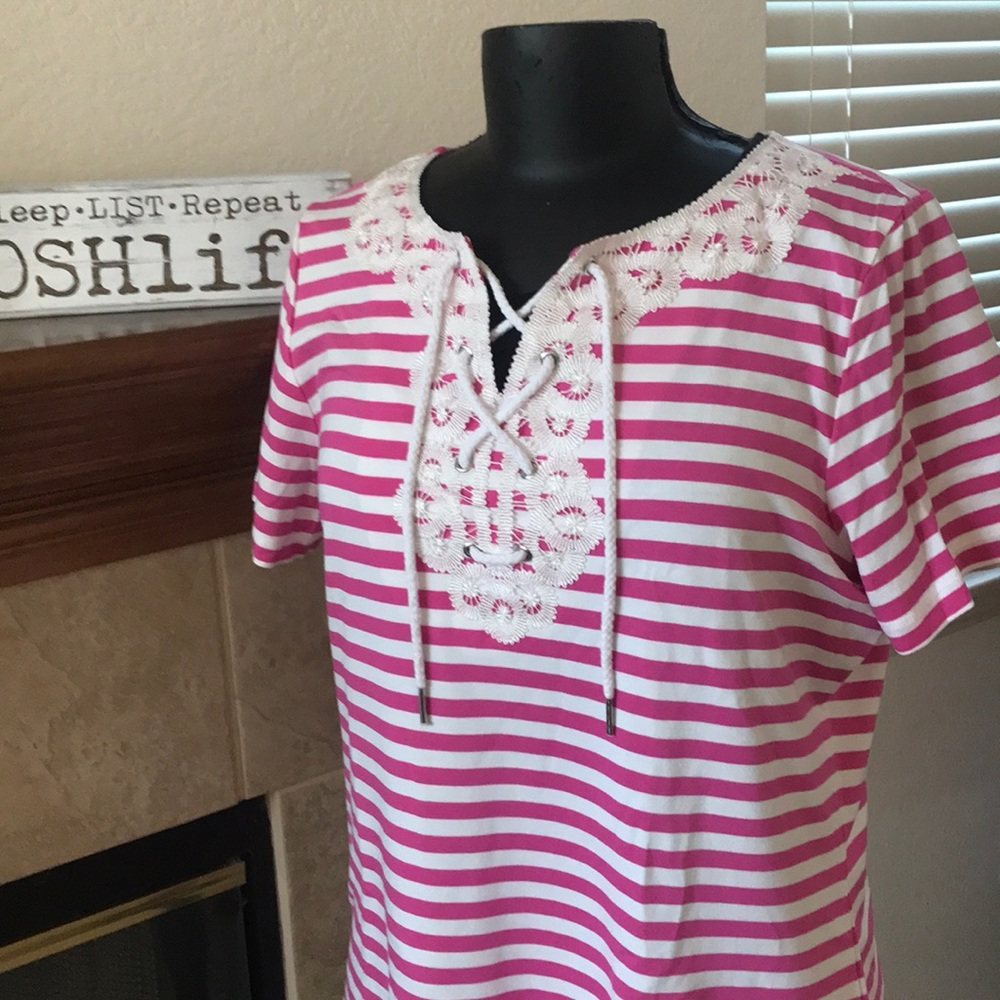 ⭐️ HOST PICK⭐️NEW Pink/White Striped Tie Front Top